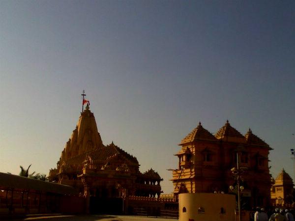 સોલંકી રાજપૂતે પથ્થરથી બનાવડાવ્યું