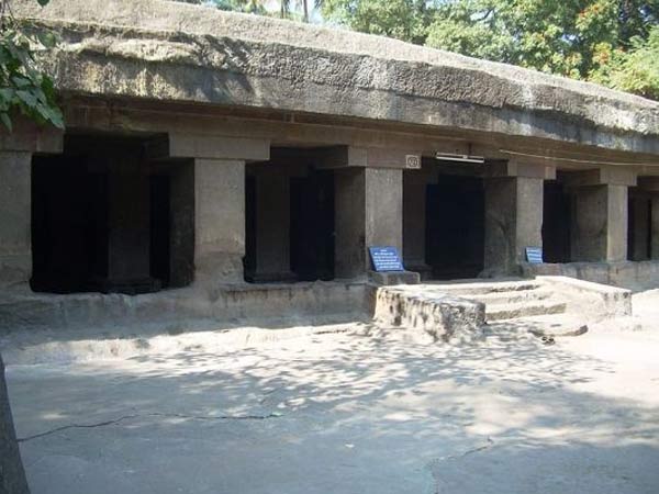 પાતાલેશ્વર ગુફા મંદિર