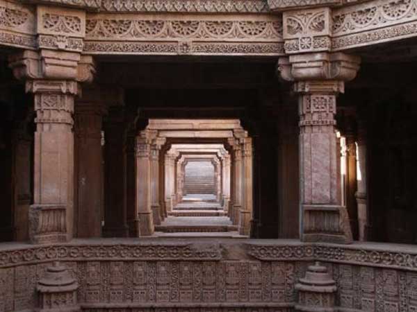 અડાલજ સ્ટેપ વેલ