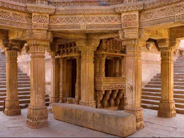 અડાલજ સ્ટેપ વેલ