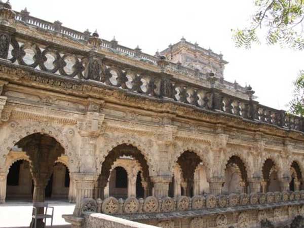નવલખા મહેલ