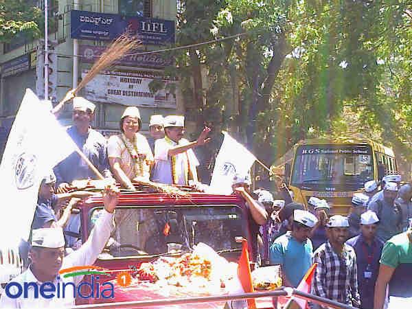 કેજરીવાલનો રોડ શો