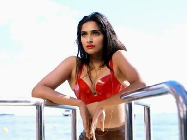 સોનમ અને બિકિની