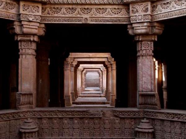 અડાલજની વાવ