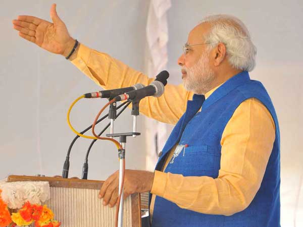 યુવાનોના હાથમાં હુન્નર જોઇએ