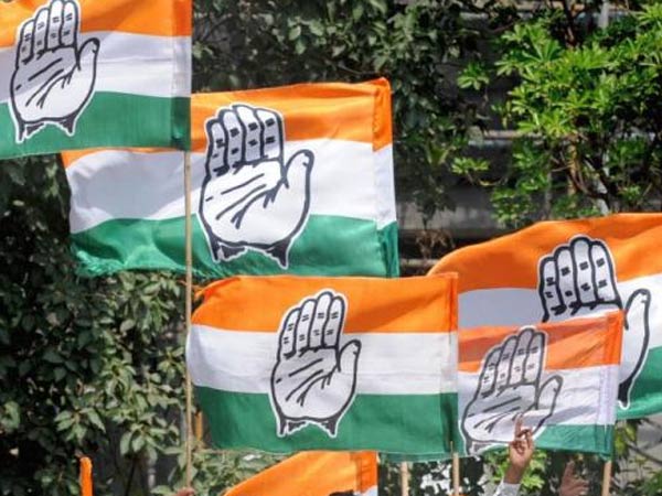 મોદી સામે ઉમેદવારને લઇને કોંગ્રેસ અવઢવમાં