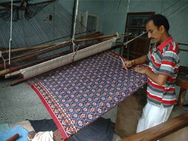 પટોળા બનાવતા વણકર