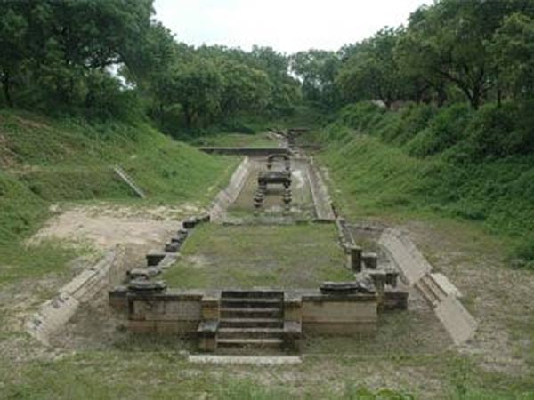સહસ્ત્રલિંગ તળાવ
