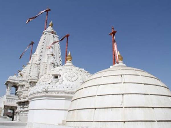 જૈન મંદિર ટ્રિપલેટ