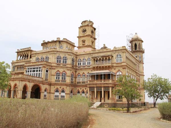 રોયલ ઓએસિસ