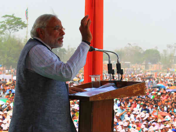 રાહુલ ગરીબોને ટુરિઝમ માને છે