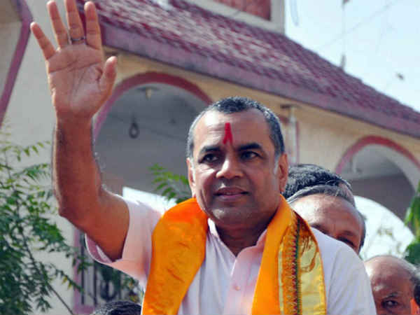 પરેશ રાવલે કેજરીવાલને કહ્યું સોરી
