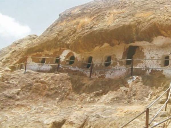 કડિયા ડુંગરની ગુફાઓ