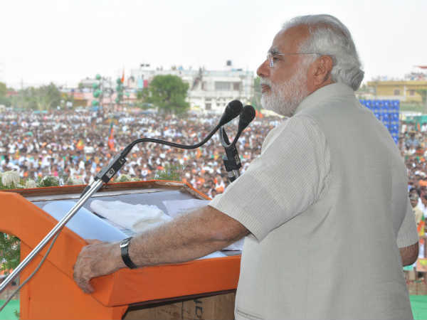 તેઓ હંમેશા સેક્યુલરિઝમની વાત કરે છે