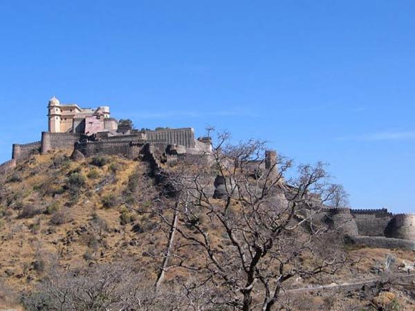 કુંભલગઢ કિલ્લો અને પર્વત