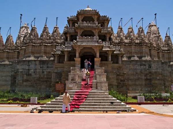 લોકપ્રીય મંદિર