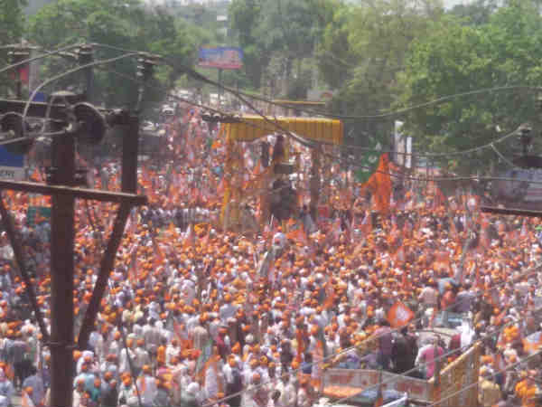 વારાણસીમાં વડનગરી મોદીનું ભવ્ય વધામણું
