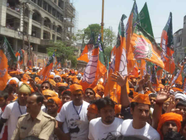 વારાણસીમાં વડનગરી મોદીનું ભવ્ય વધામણું