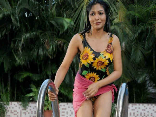 બિકિનીમાં બોલ્ડ સાઉથની સુંદરીઓ