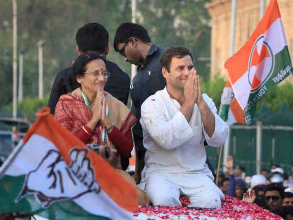લખનઉમાં રાજનાથસિંહની સામે