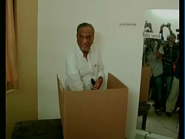 દિનશા પટેલ