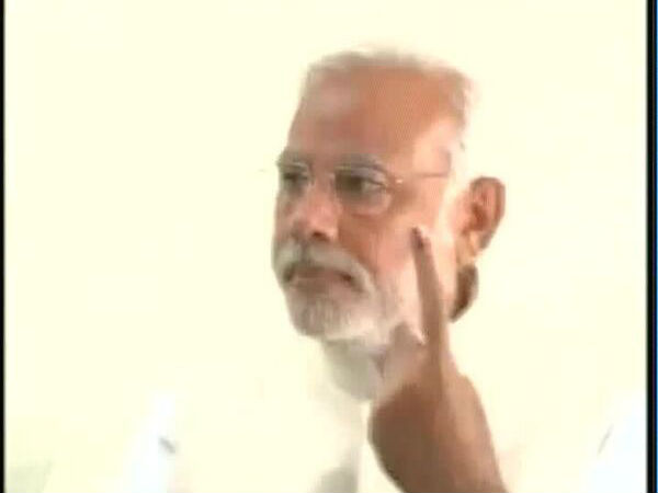 અને છવાઈ ગયાં મોદી