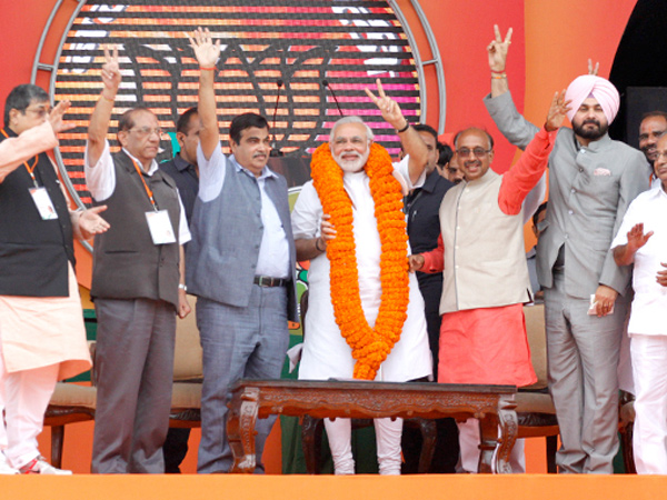 સપા, બસપા, કોંગ્રેસ એક જ છે