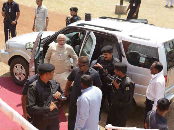 ગુજરાત મોડેલ પર.
