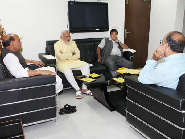 ગાંધીનગરમાં બેઠક શરૂ, 17મીએ મોદી જશે વારાણસી