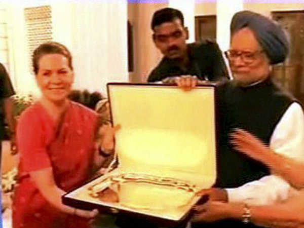 સોનિયાએ આપી મનમોહનને ફેરવેલ પાર્ટી