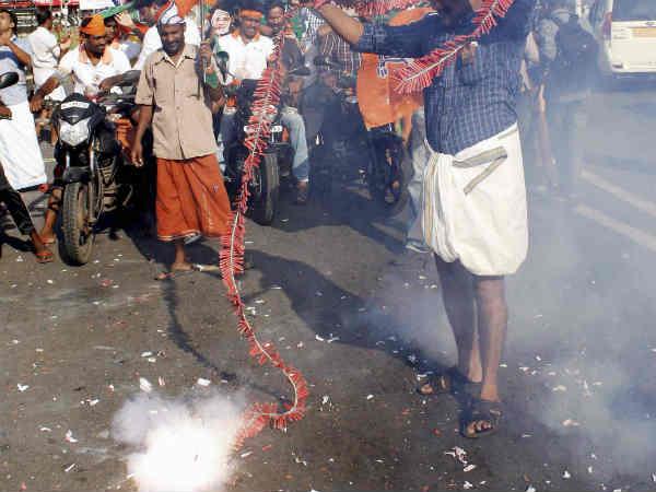 છ સાંસદ પાંચમું પાસ