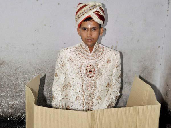વોટિંગ કરવા પહોંચ્યા વરરાજા