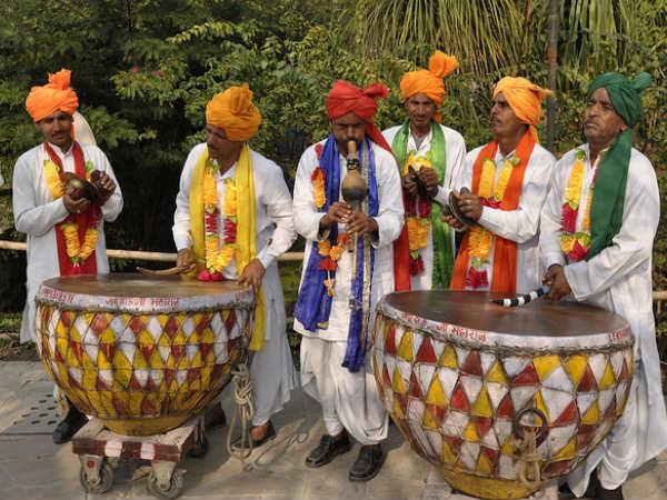 દિલ્હીના સ્થાનીક લોક સંગીતકારોને મળો