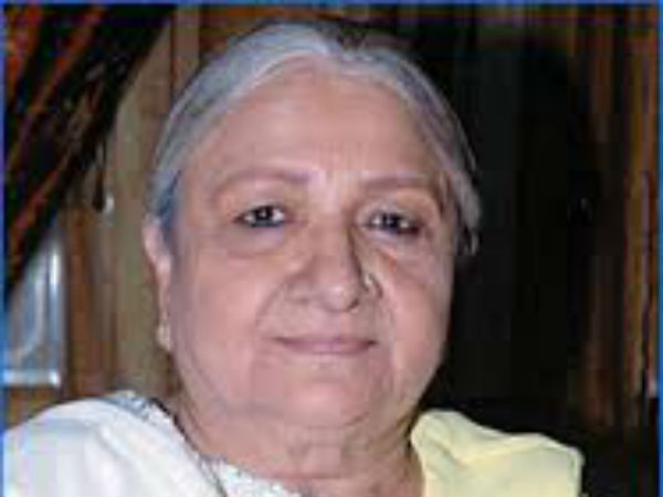 મુંબઈમાં રહે છે બા