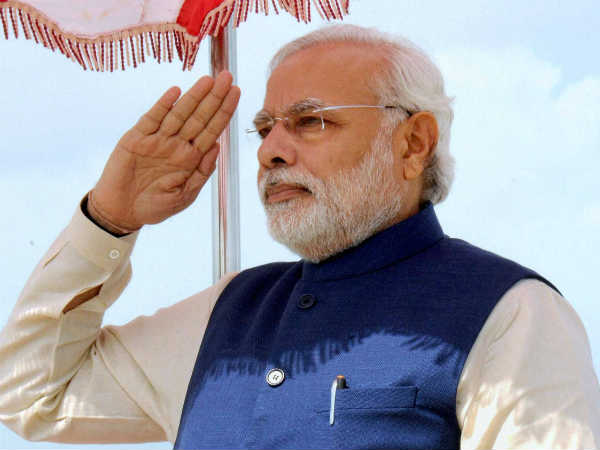 જહાજ પર વડાપ્રધાનને ગાર્ડ ઓફ ઓનર આપાયું