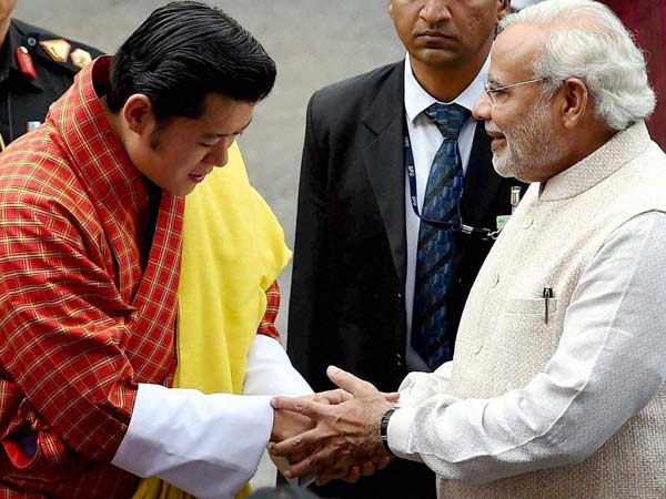 એકબીજાને મદદ કરવી એ પડોશીની ફરજ