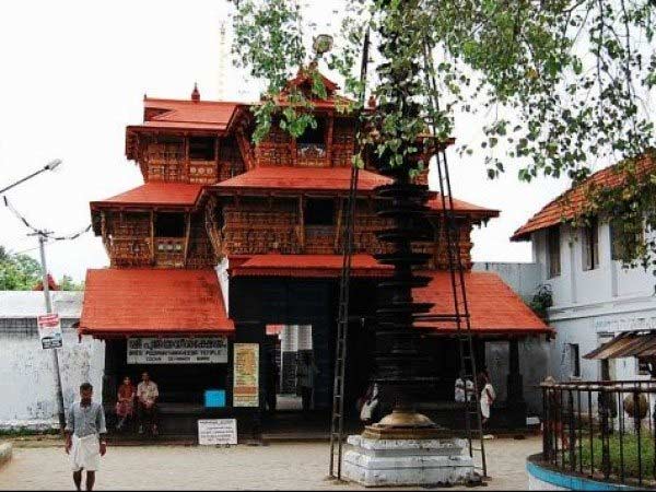 પૂર્નાત્રાયેસા મંદિર