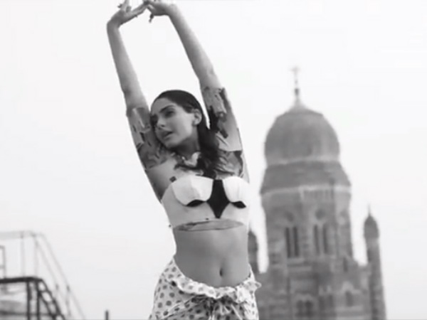 બૉલીવુડની બિકિની બેબ્સ