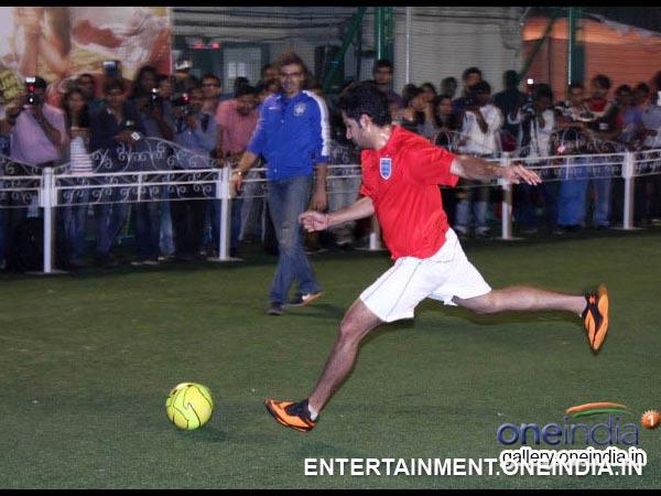 રણબીર અને અરમાન વચ્ચે ફૂટબોલ મેચ