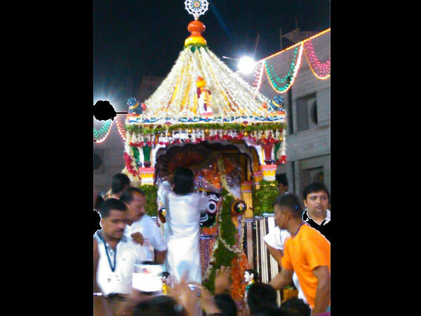 રથ ખેંચવા માટે ખલાસીઓ
