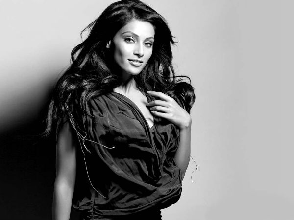 જુઓ Cool બિપાશા બાસુની Hot તસવીરો