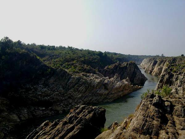 ભેડાઘાટમાં સંગેમરમરની ચટ્ટાણો