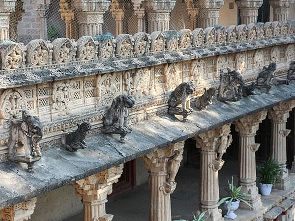નવ લખા પેલેસ