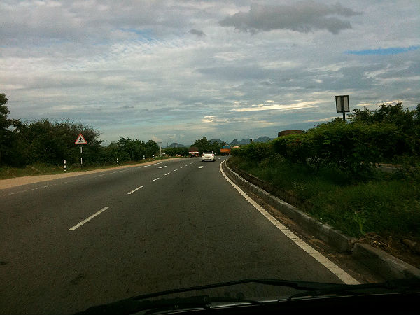 તમારા વાહન અને આગળના વાહન વચ્ચે અંતર