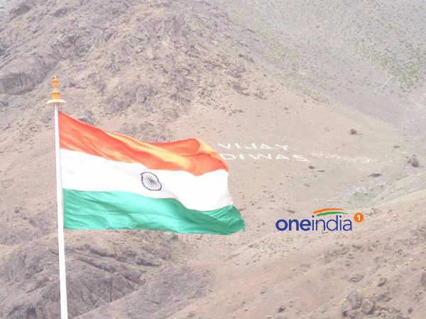 તિરંગાની શાનમાં તૈનાત ભારતીય સેના