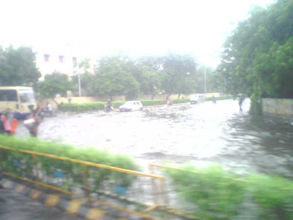 દિવાન બલ્લુભાઇ શાળા(પૂર્વ), અમદાવાદ