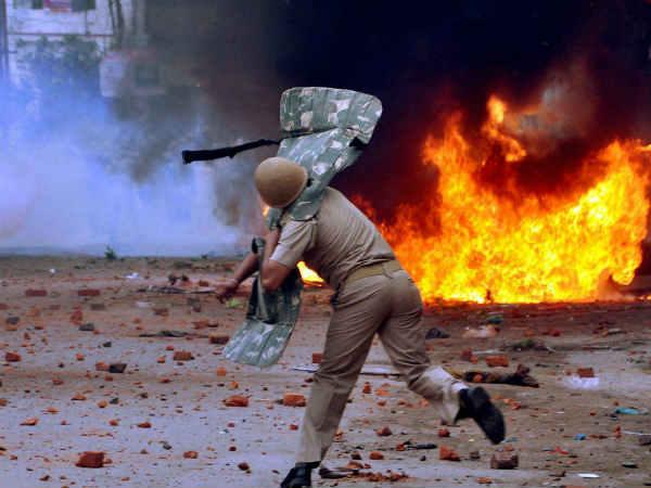 આગચંપી તથા પથ્થરમારો