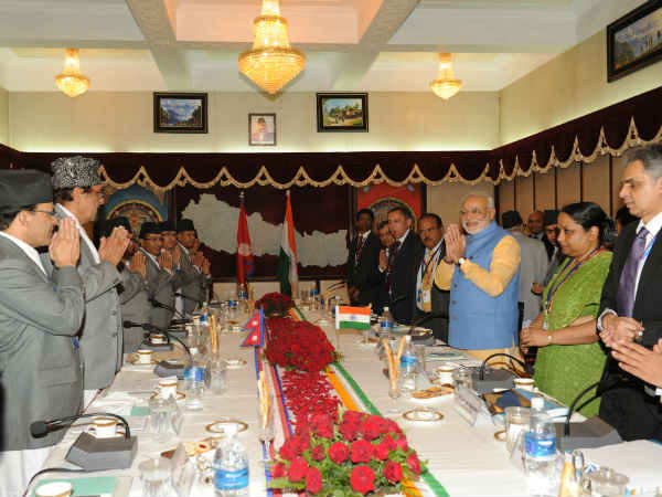 નેપાળી નેતાઓ સાથે વાતચીત