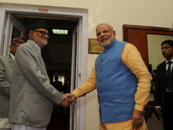 બંને દેશોના વડાપ્રધાનનું હસ્તધૂન