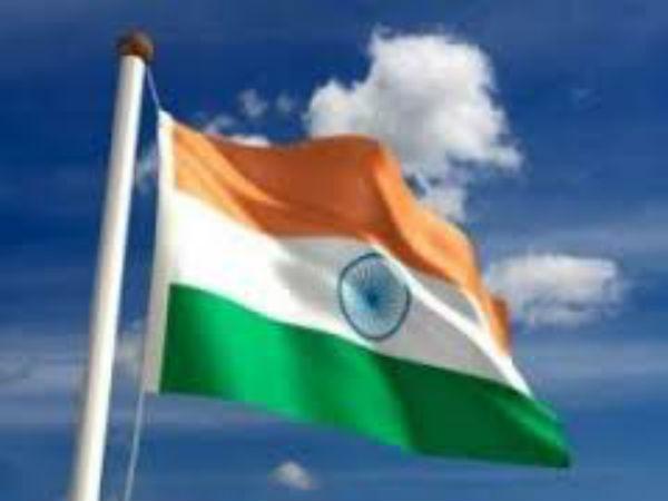 સામાનને તિરંગમાં વિંટાળવો